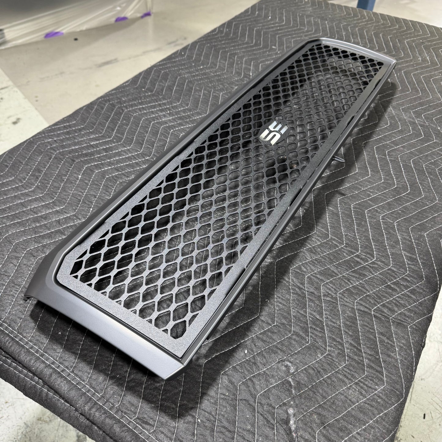 Laser Cut Stainless Honeycombe Grill