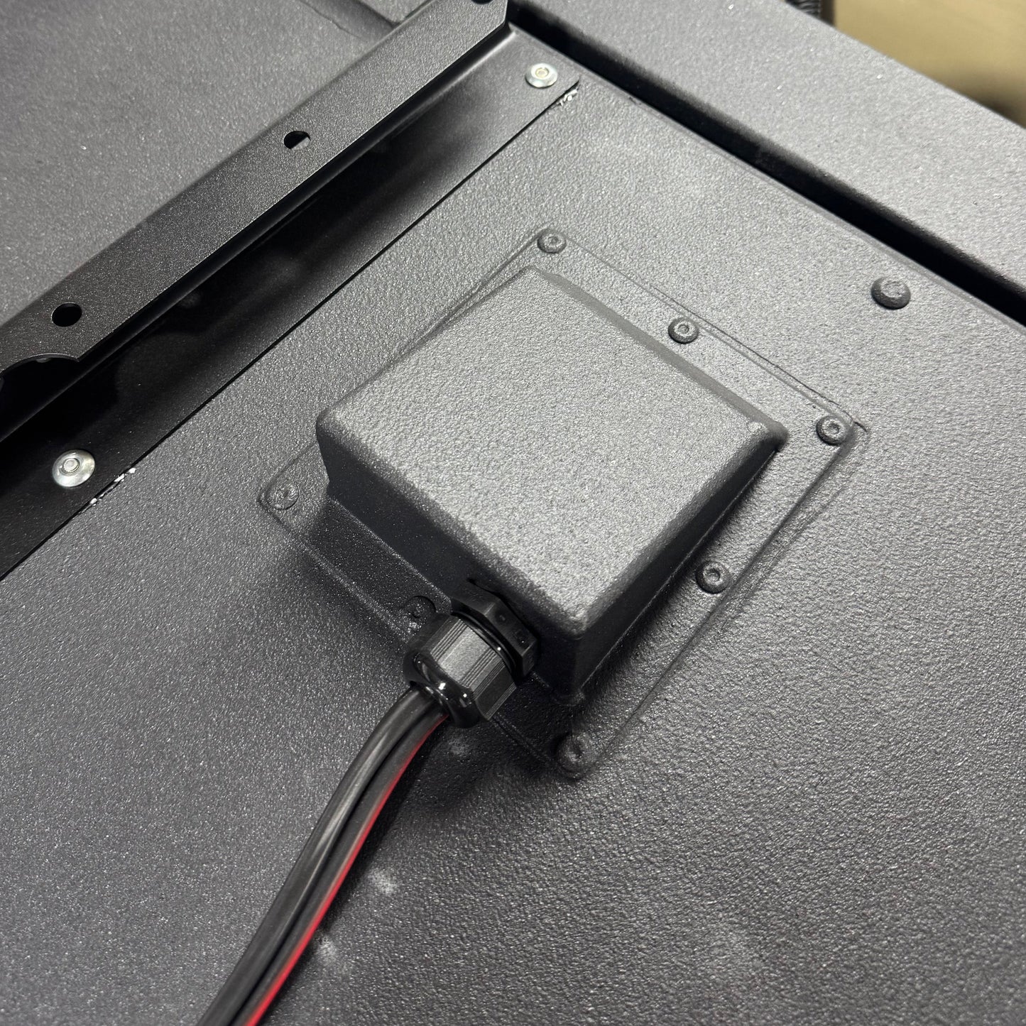 Solar / Roof Cable Entry Mount