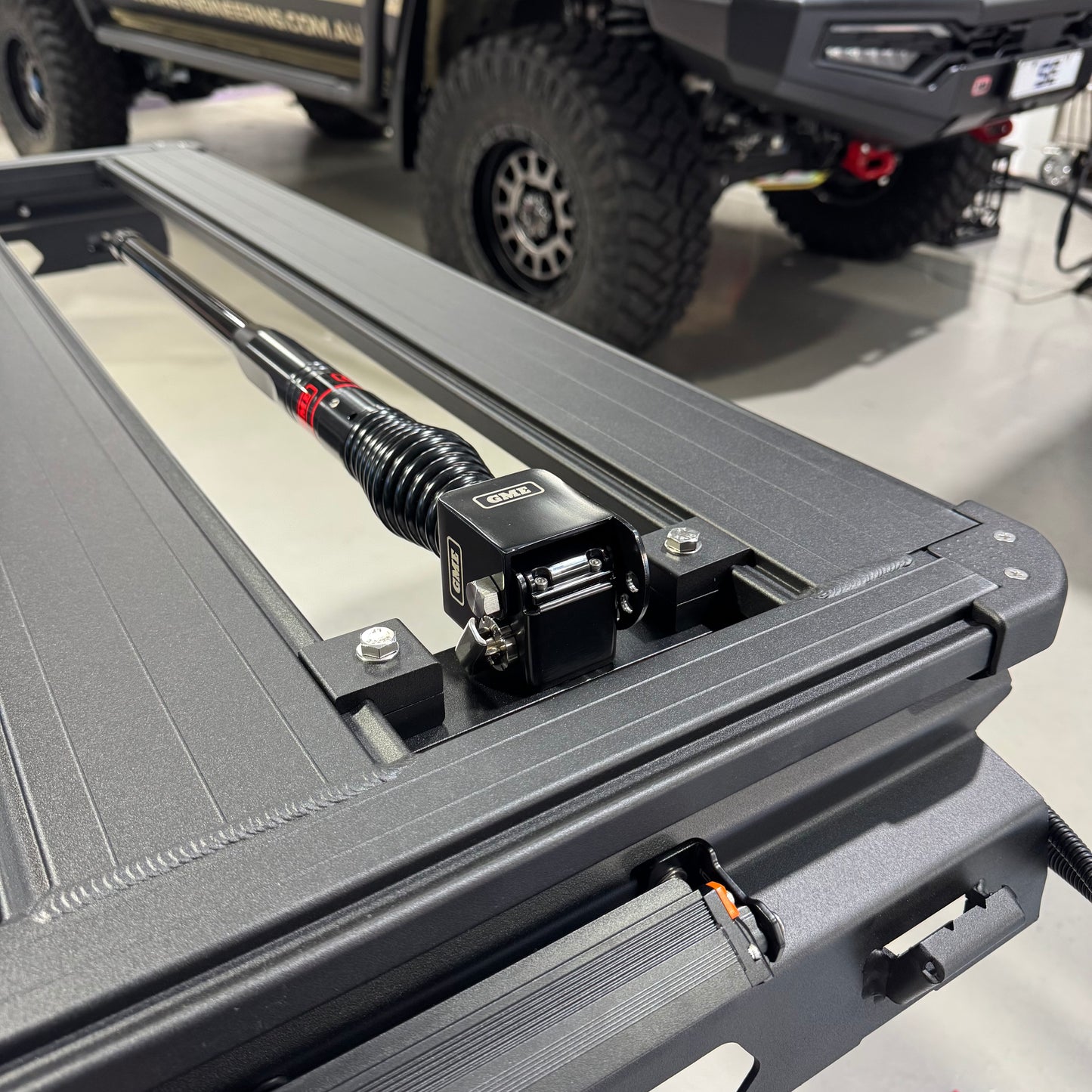 ARB Base Rack Folding Antenna Mount