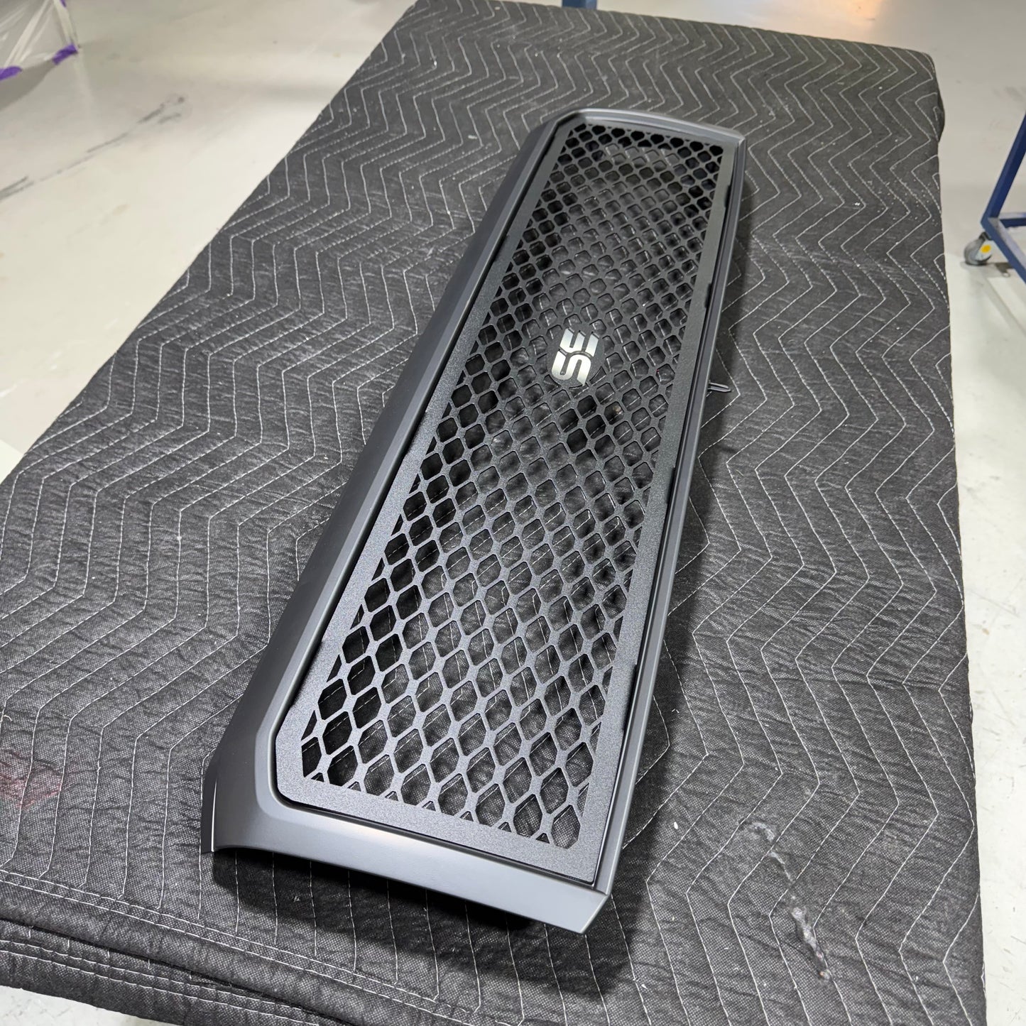 Laser Cut Stainless Honeycombe Grill