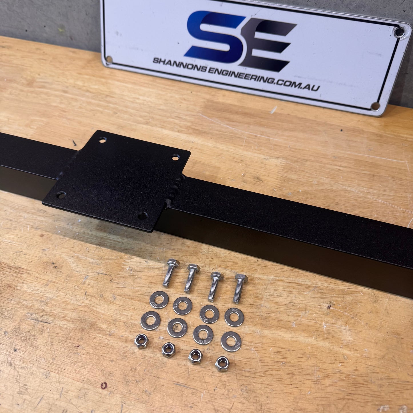 Alucab RTT 12v LED TV Mount