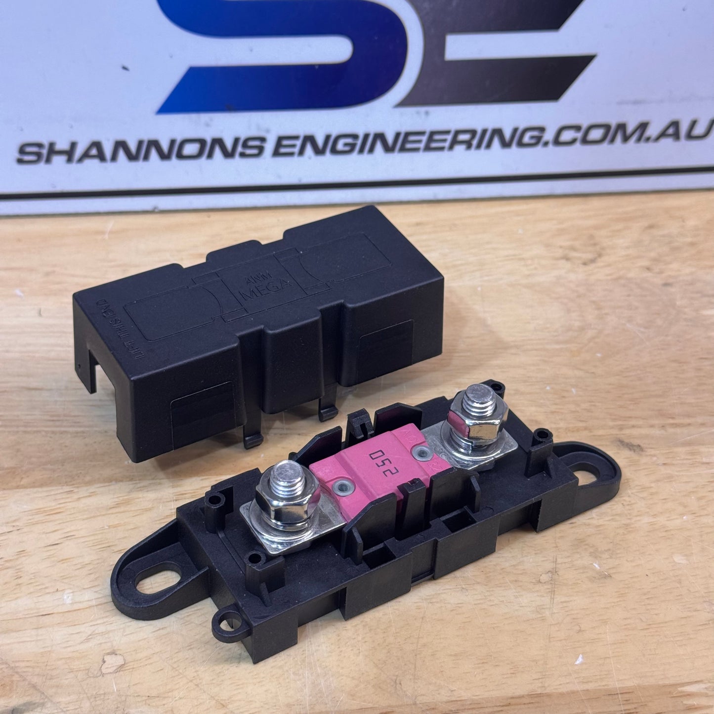Enclosed Mega Fuse Holder
