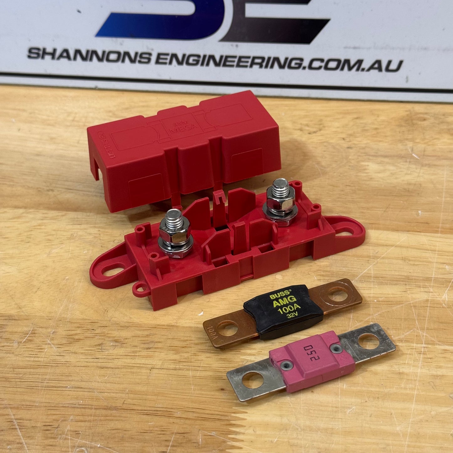 Enclosed Mega Fuse Holder